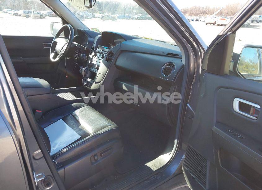 Photo 5 of 2012 Honda Pilot TOURING (VIN 5FNYF4H96CB043890)