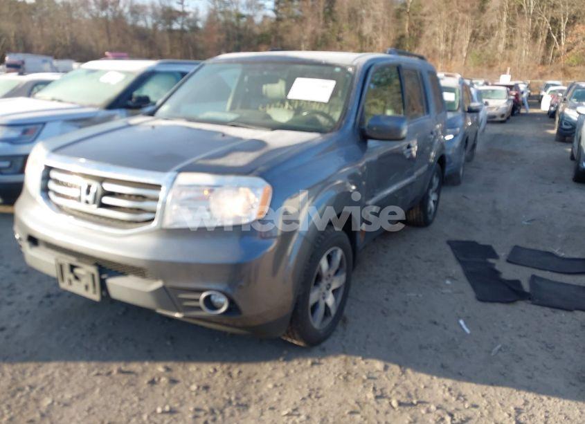 Photo 2 of 2013 Honda Pilot TOURING (VIN 5FNYF4H96DB032874)