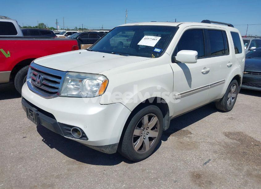 Photo 2 of 2013 Honda Pilot TOURING (VIN 5FNYF4H96DB067995)