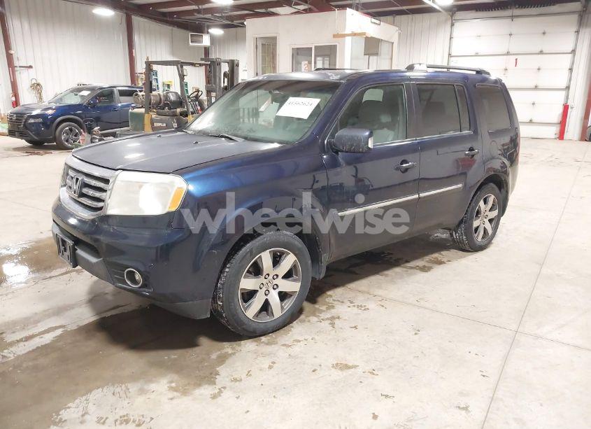 Photo 2 of 2014 Honda Pilot TOURING (VIN 5FNYF4H96EB014652)