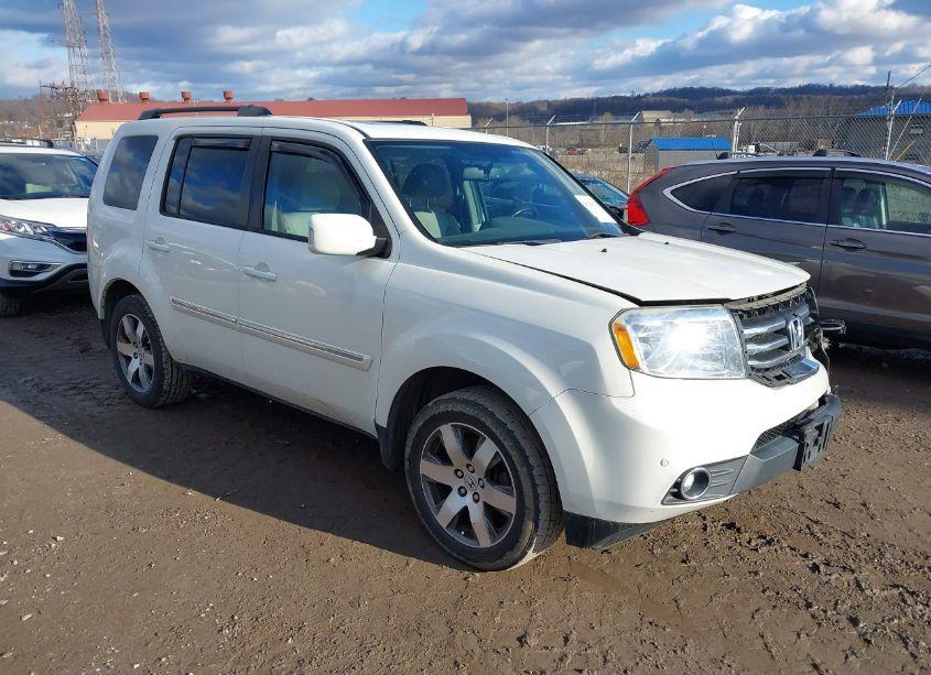 2015 Honda Pilot TOURING (VIN 5FNYF4H96FB066364) main photo
