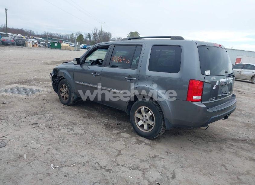 Photo 3 of 2011 Honda Pilot TOURING (VIN 5FNYF4H97BB007673)