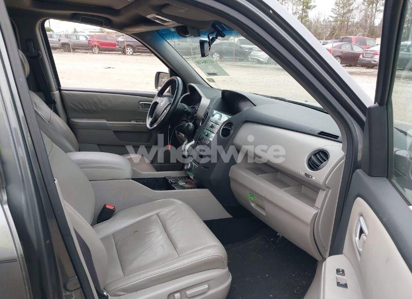 Photo 5 of 2011 Honda Pilot TOURING (VIN 5FNYF4H97BB007673)