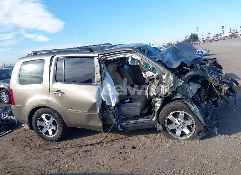 Photo 13 of 2011 Honda Pilot TOURING (VIN 5FNYF4H97BB102184)