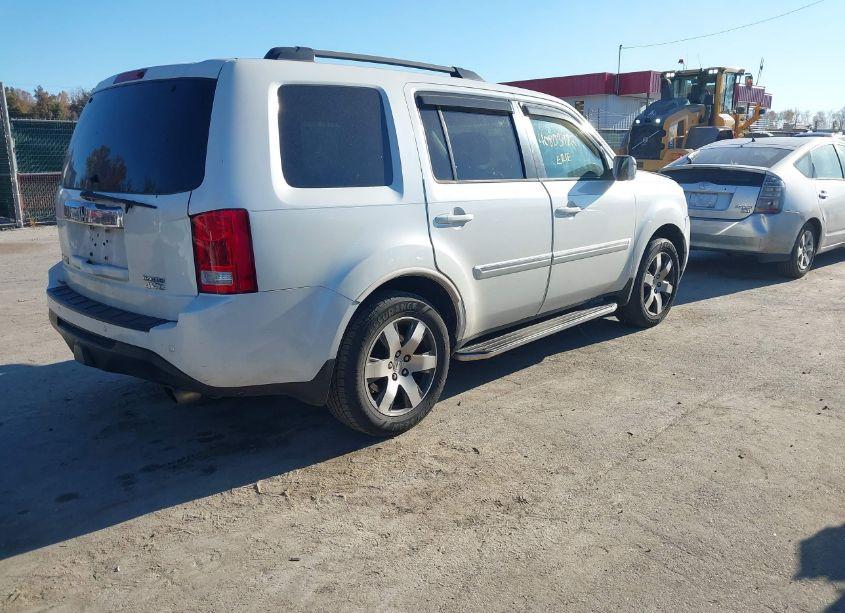 Photo 4 of 2014 Honda Pilot TOURING (VIN 5FNYF4H97EB036630)