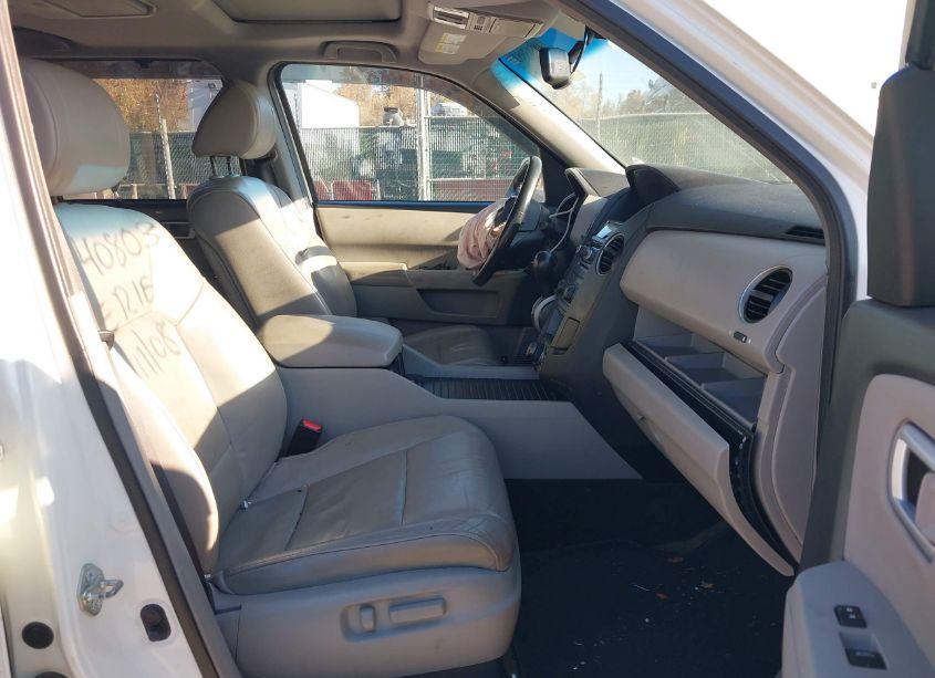 Photo 5 of 2014 Honda Pilot TOURING (VIN 5FNYF4H97EB036630)