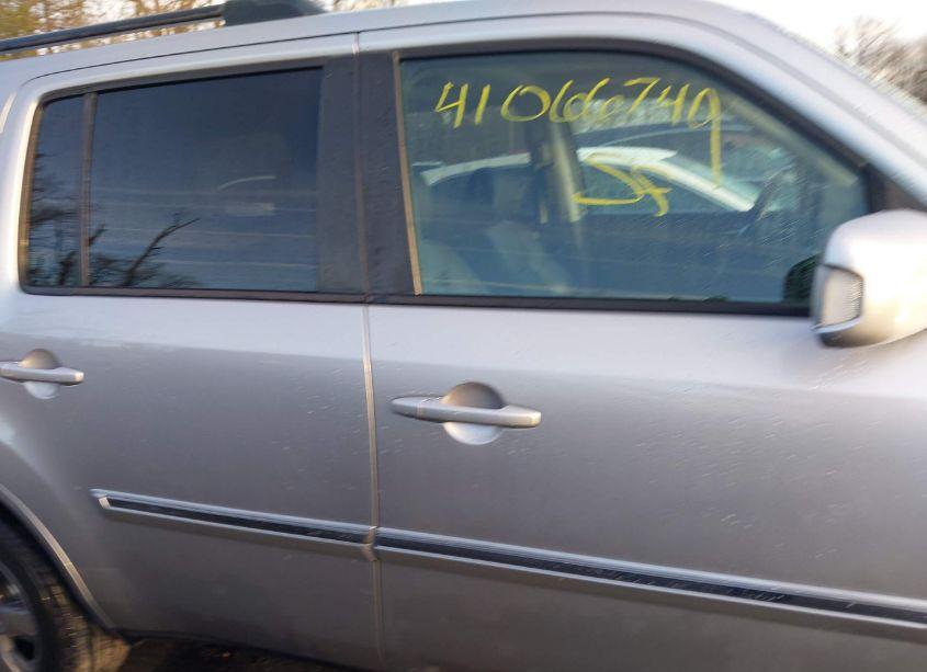 Photo 13 of 2014 Honda Pilot TOURING (VIN 5FNYF4H97EB048194)