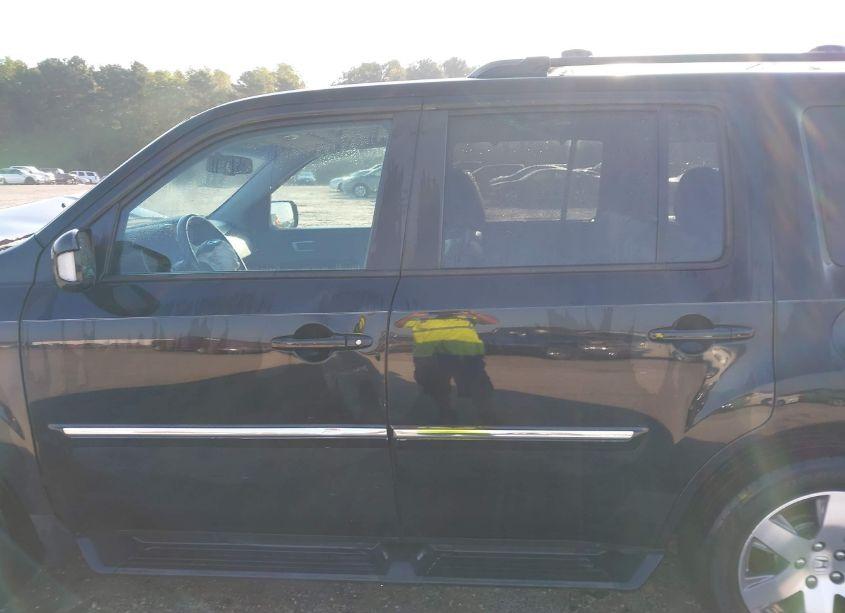 Photo 15 of 2015 Honda Pilot TOURING (VIN 5FNYF4H97FB072013)