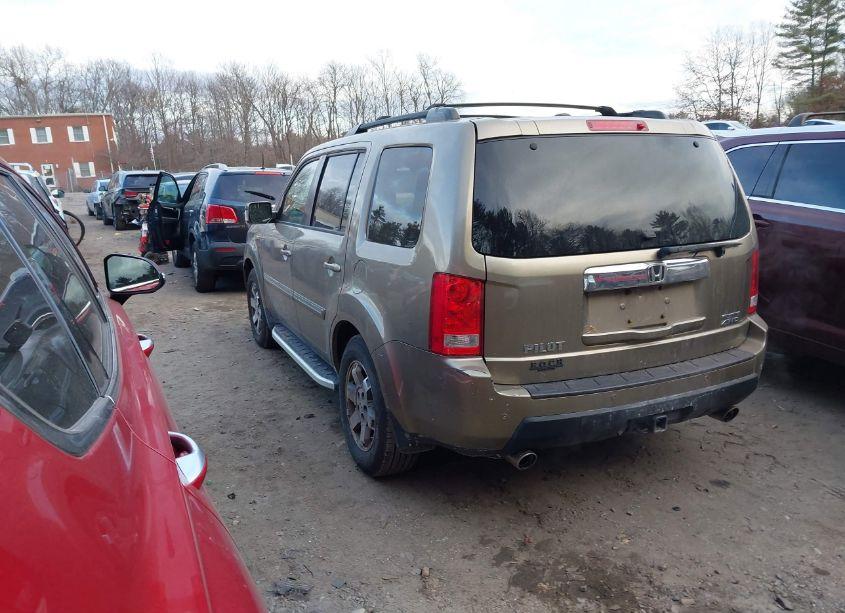 Photo 3 of 2011 Honda Pilot TOURING (VIN 5FNYF4H98BB008931)