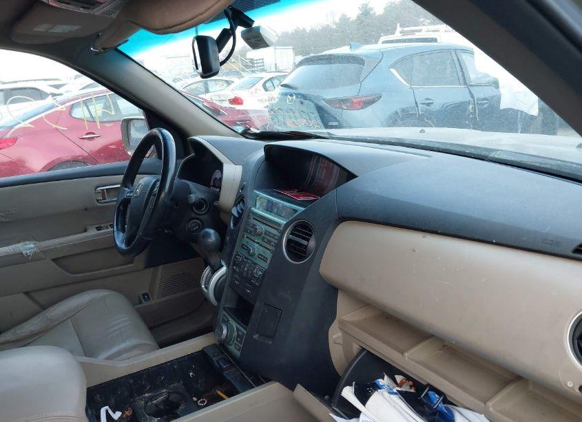 Photo 5 of 2011 Honda Pilot TOURING (VIN 5FNYF4H98BB008931)