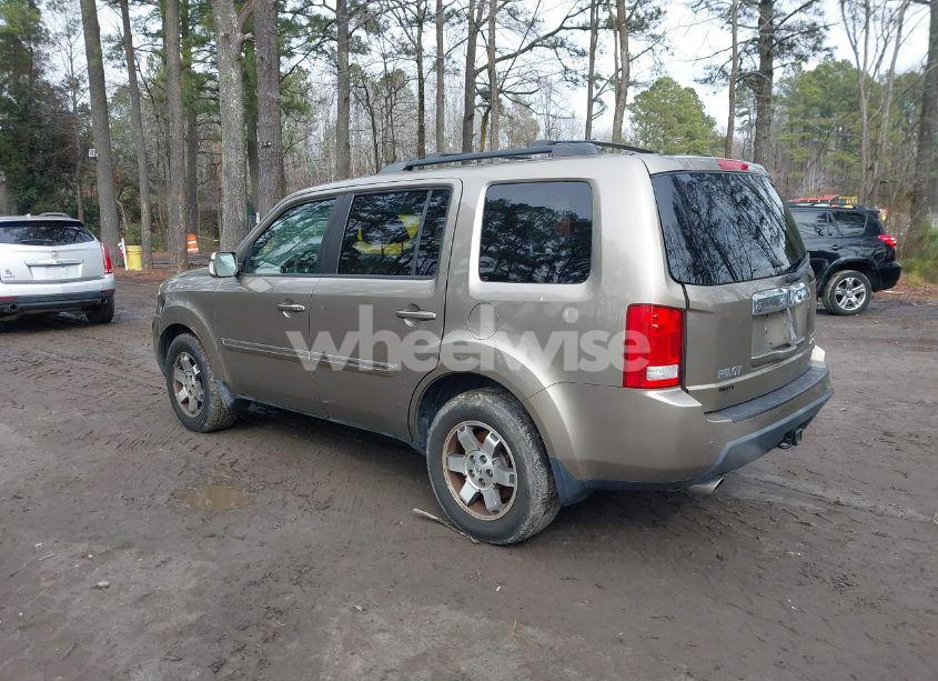 Photo 3 of 2011 Honda Pilot TOURING (VIN 5FNYF4H98BB061922)