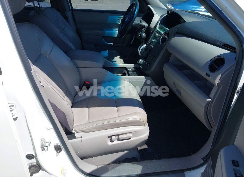 Photo 5 of 2011 Honda Pilot TOURING (VIN 5FNYF4H98BB087713)