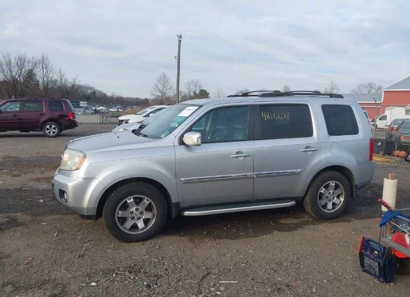 Photo 14 of 2011 Honda Pilot TOURING (VIN 5FNYF4H98BB093947)