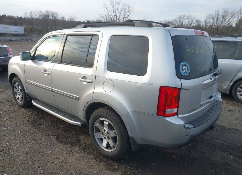 Photo 3 of 2011 Honda Pilot TOURING (VIN 5FNYF4H98BB093947)