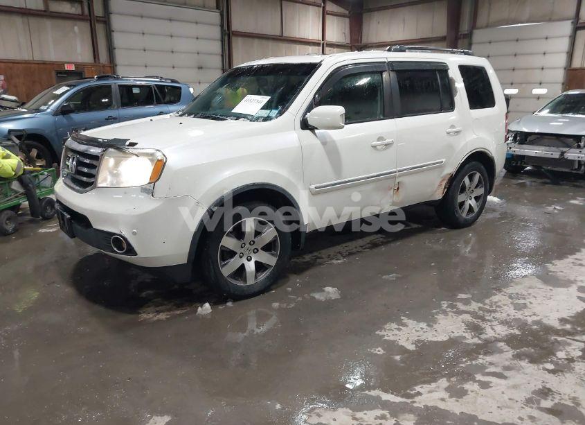 Photo 2 of 2013 Honda Pilot TOURING (VIN 5FNYF4H98DB013498)