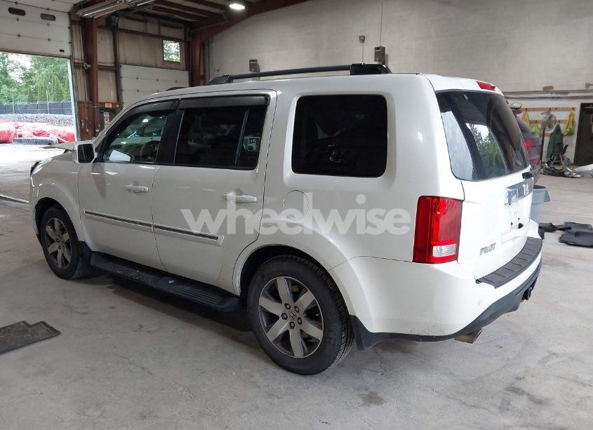 Photo 3 of 2014 Honda Pilot TOURING (VIN 5FNYF4H98EB047975)