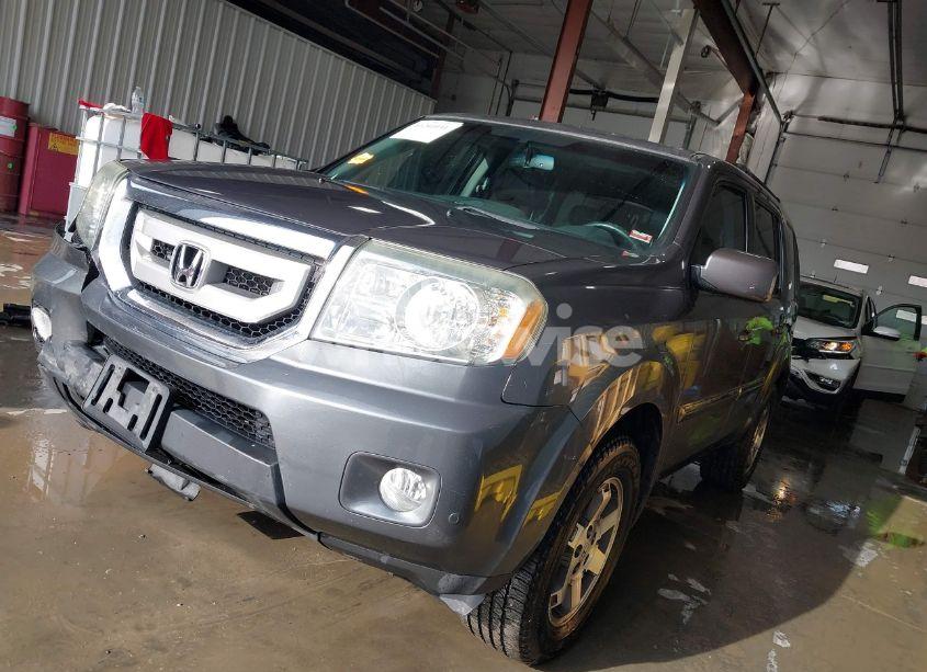 Photo 2 of 2010 Honda Pilot TOURING (VIN 5FNYF4H99AB024568)