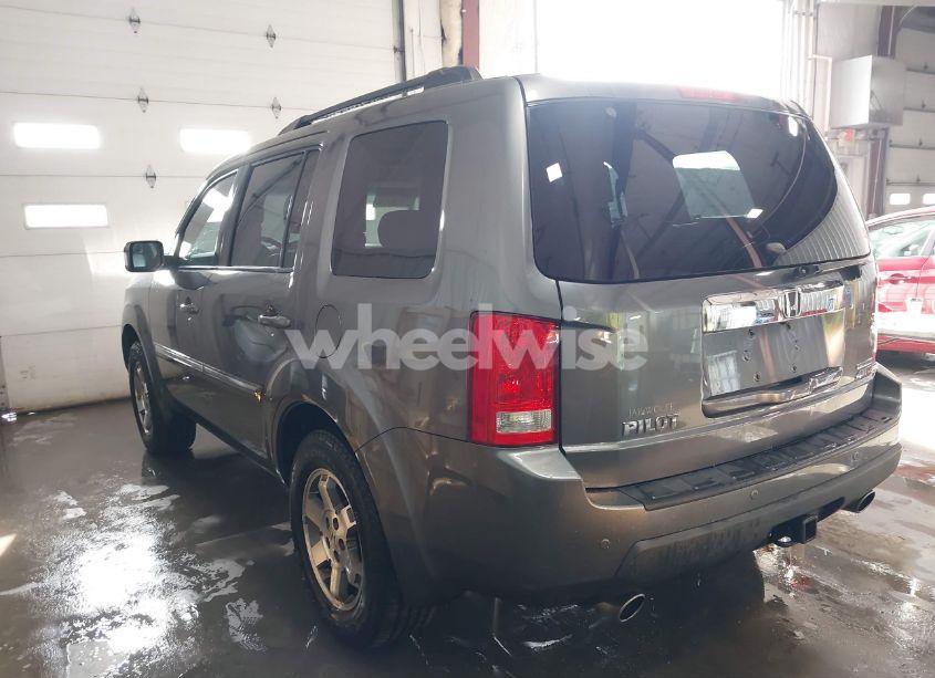 Photo 3 of 2010 Honda Pilot TOURING (VIN 5FNYF4H99AB024568)