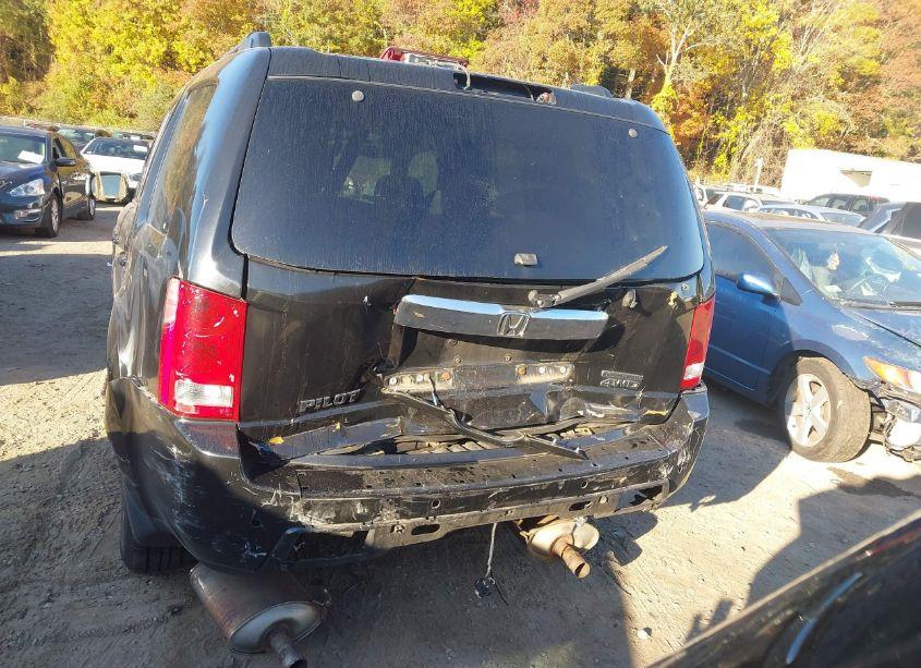 Photo 6 of 2010 Honda Pilot TOURING (VIN 5FNYF4H99AB029124)