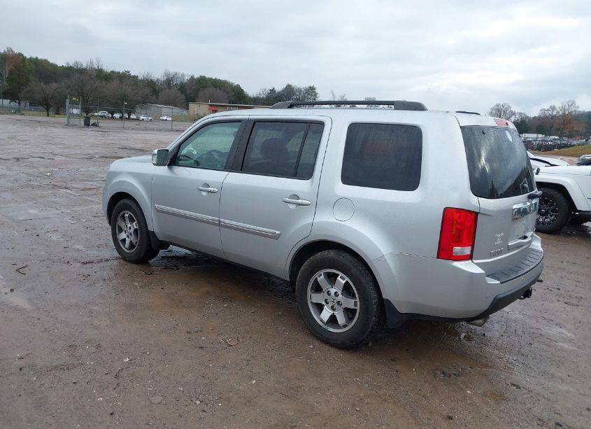 Photo 3 of 2010 Honda Pilot TOURING (VIN 5FNYF4H99AB039510)