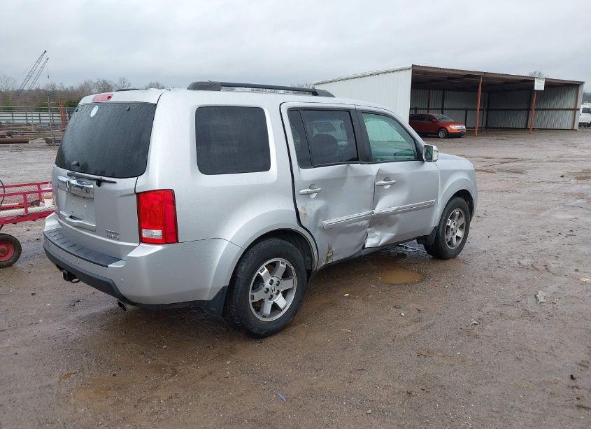 Photo 4 of 2010 Honda Pilot TOURING (VIN 5FNYF4H99AB039510)