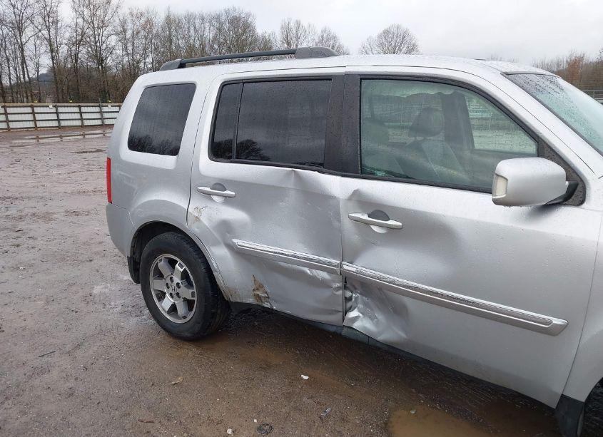 Photo 6 of 2010 Honda Pilot TOURING (VIN 5FNYF4H99AB039510)