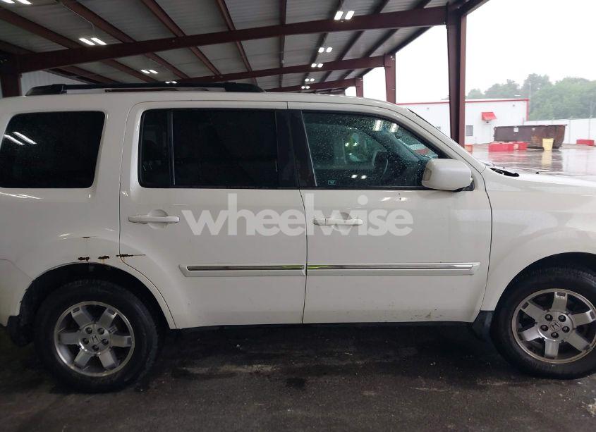 Photo 13 of 2011 Honda Pilot TOURING (VIN 5FNYF4H99BB035894)