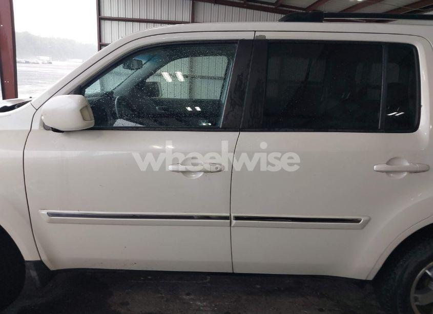 Photo 14 of 2011 Honda Pilot TOURING (VIN 5FNYF4H99BB035894)