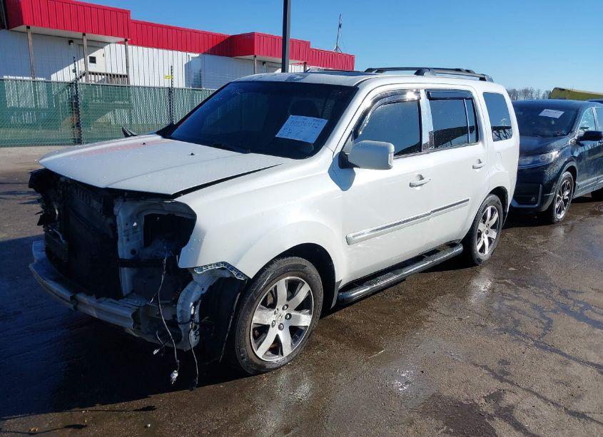 Photo 2 of 2012 Honda Pilot TOURING (VIN 5FNYF4H99CB062918)