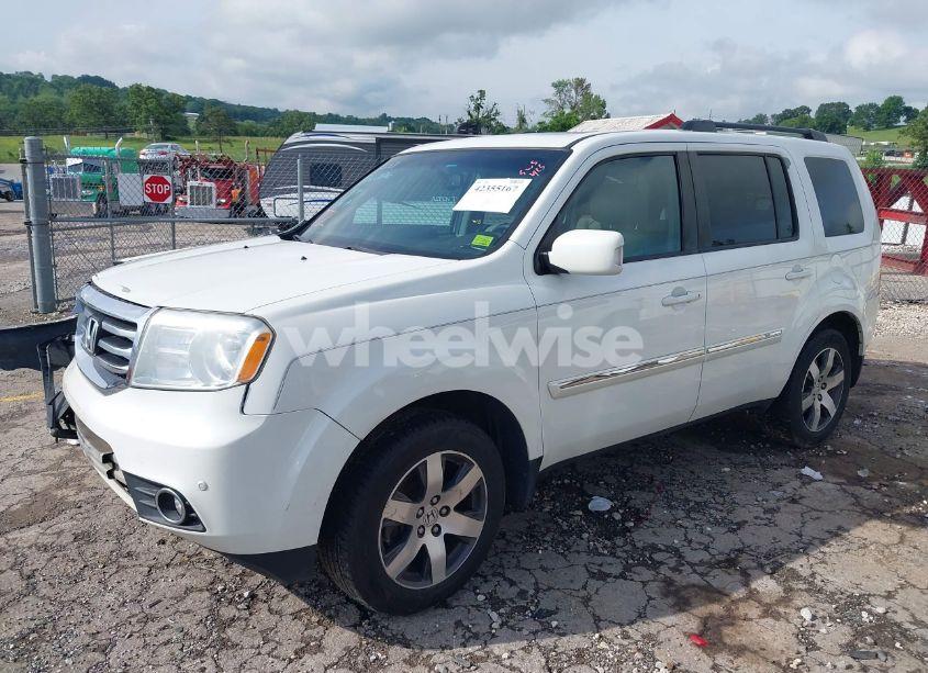 Photo 2 of 2013 Honda Pilot TOURING (VIN 5FNYF4H99DB017351)