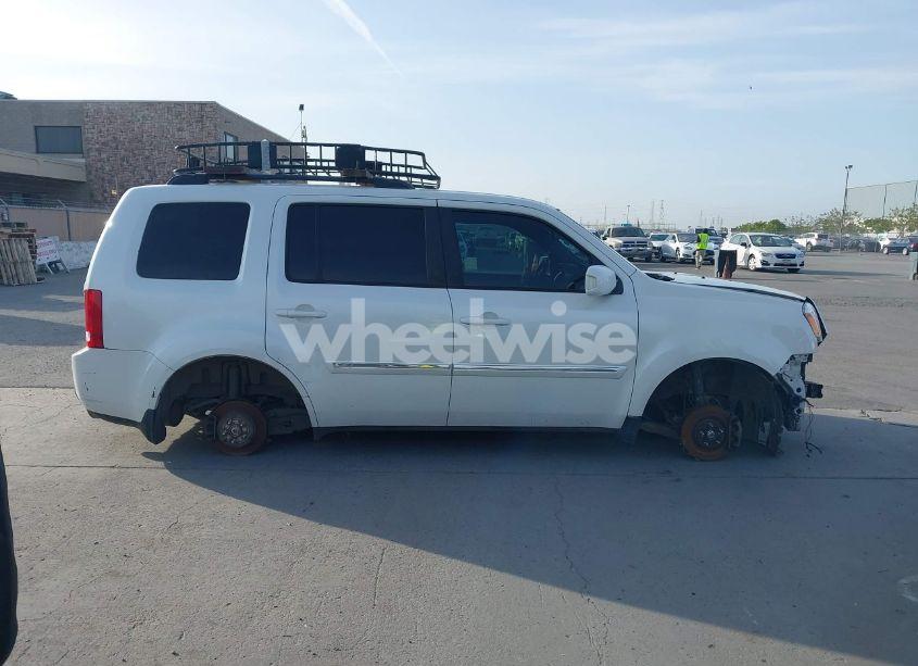 Photo 12 of 2015 Honda Pilot TOURING (VIN 5FNYF4H99FB005199)