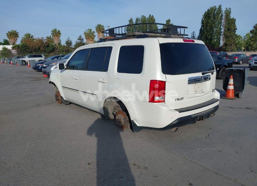 Photo 3 of 2015 Honda Pilot TOURING (VIN 5FNYF4H99FB005199)