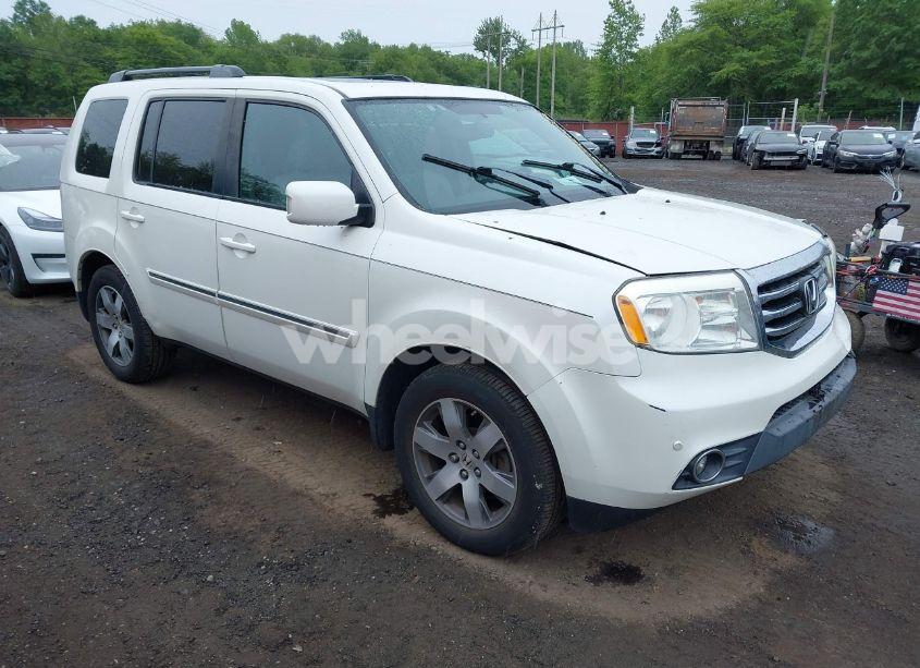 2015 Honda Pilot TOURING (VIN 5FNYF4H99FB013139) main photo