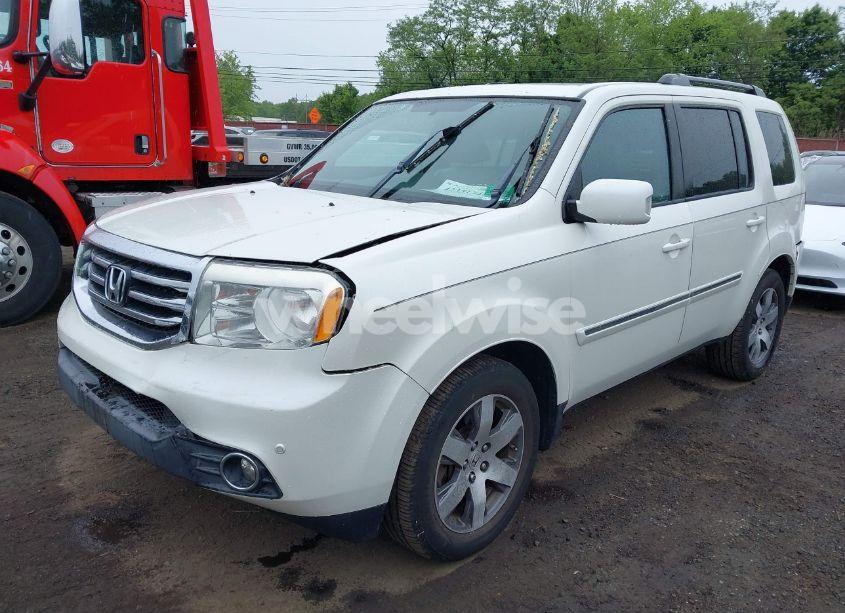 Photo 2 of 2015 Honda Pilot TOURING (VIN 5FNYF4H99FB013139)