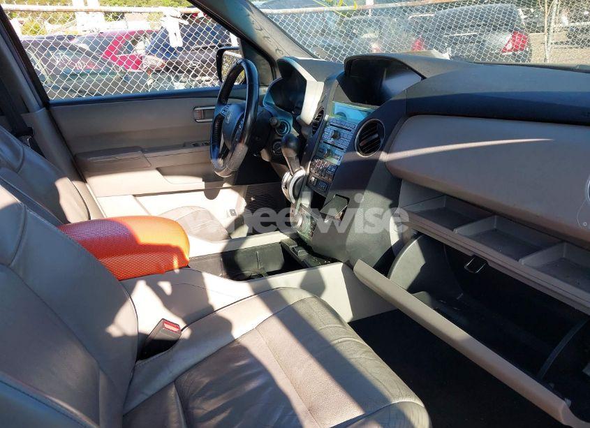 Photo 5 of 2011 Honda Pilot TOURING (VIN 5FNYF4H9XBB070931)