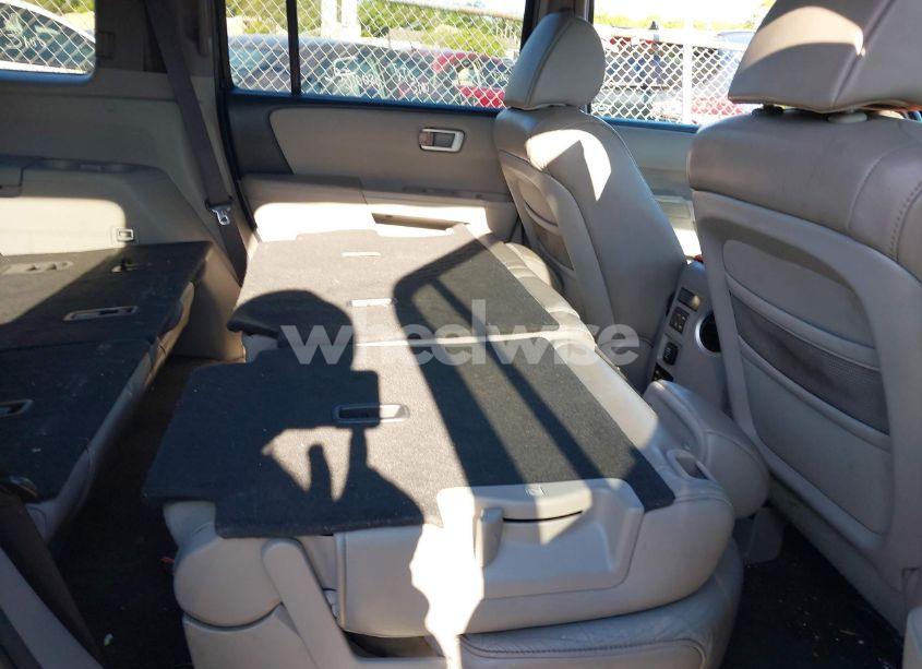 Photo 8 of 2011 Honda Pilot TOURING (VIN 5FNYF4H9XBB070931)