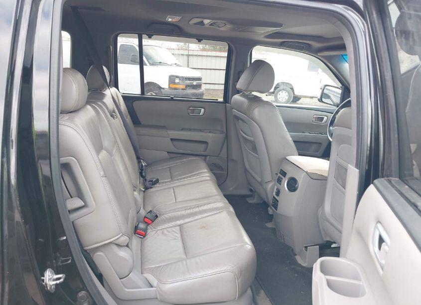 Photo 8 of 2011 Honda Pilot TOURING (VIN 5FNYF4H9XBB075840)