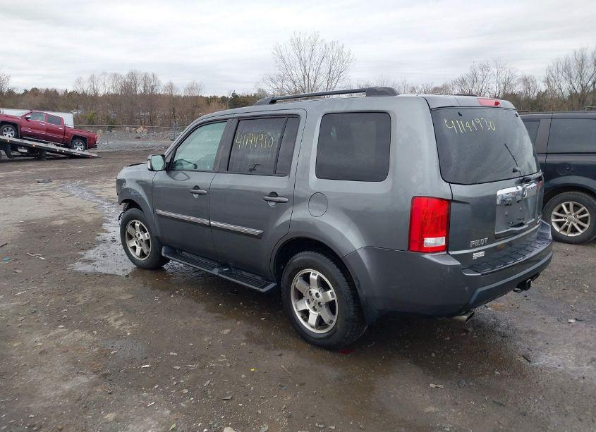 Photo 3 of 2011 Honda Pilot TOURING (VIN 5FNYF4H9XBB090905)