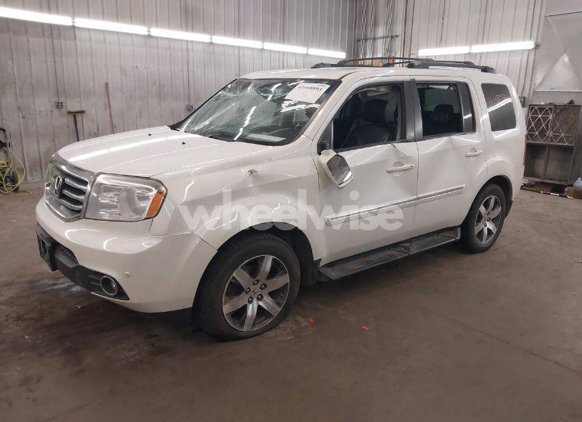 Photo 2 of 2012 Honda Pilot TOURING (VIN 5FNYF4H9XCB035551)