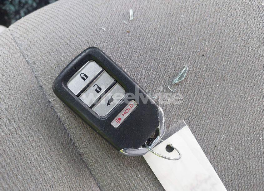 Photo 11 of 2016 Honda Pilot LX (VIN 5FNYF5H10GB040344)