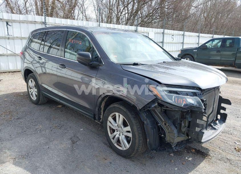 2017 Honda Pilot LX (VIN 5FNYF5H10HB034397) main photo