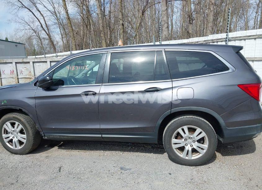 Photo 14 of 2017 Honda Pilot LX (VIN 5FNYF5H10HB034397)