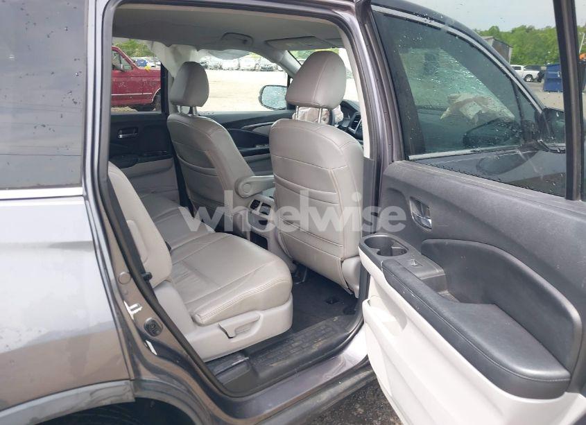 Photo 8 of 2016 Honda Pilot LX (VIN 5FNYF5H12GB002789)