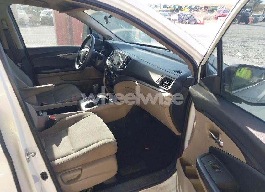 Photo 5 of 2016 Honda Pilot LX (VIN 5FNYF5H12GB012271)