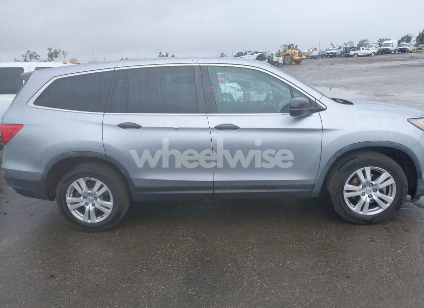 Photo 13 of 2017 Honda Pilot LX (VIN 5FNYF5H13HB011812)