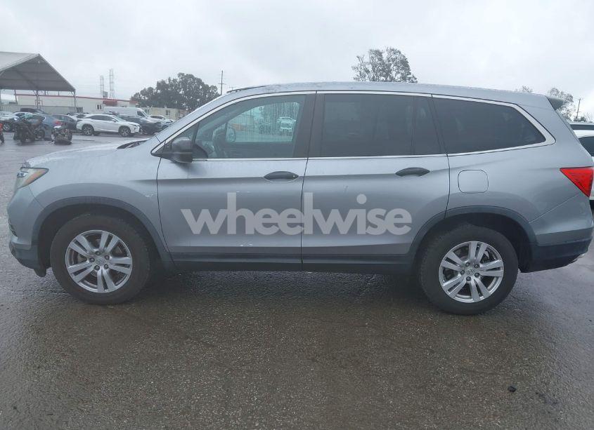 Photo 14 of 2017 Honda Pilot LX (VIN 5FNYF5H13HB011812)