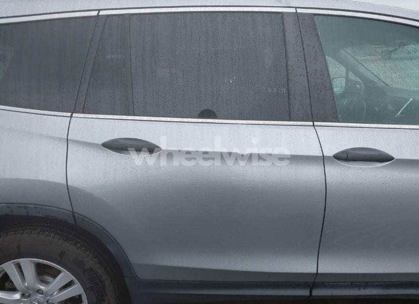 Photo 6 of 2017 Honda Pilot LX (VIN 5FNYF5H13HB011812)