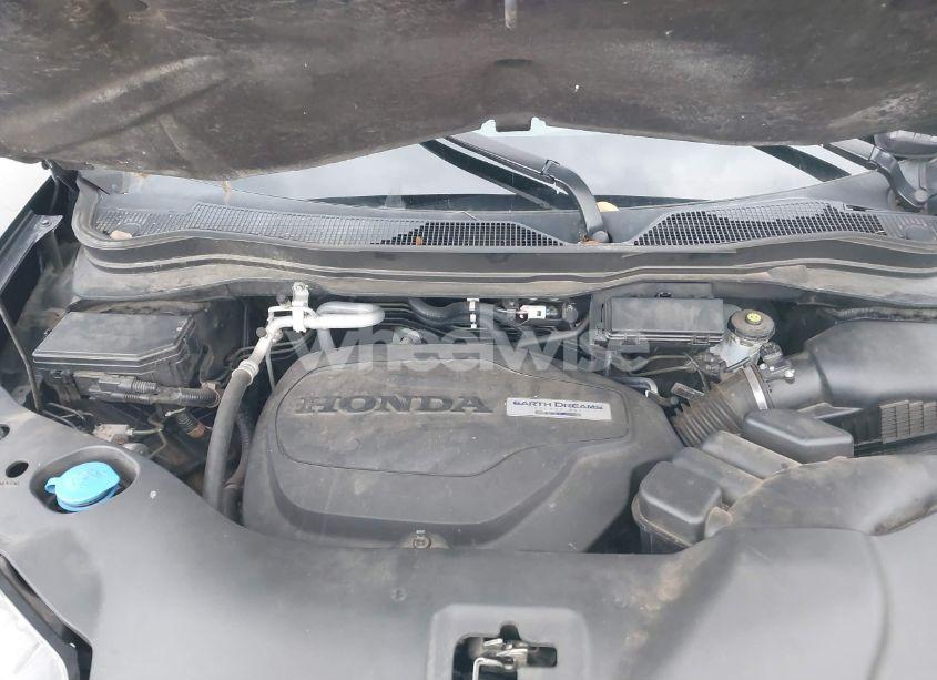 Photo 10 of 2018 Honda Pilot LX (VIN 5FNYF5H13JB022105)