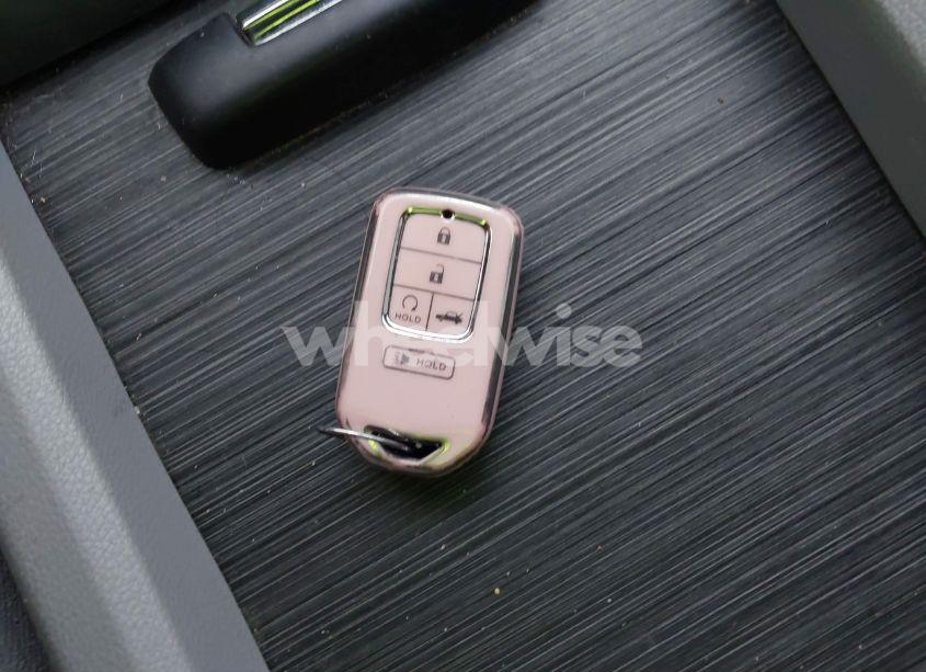 Photo 11 of 2018 Honda Pilot LX (VIN 5FNYF5H13JB022105)