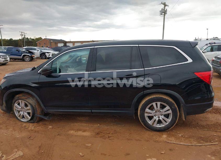 Photo 15 of 2018 Honda Pilot LX (VIN 5FNYF5H13JB022105)